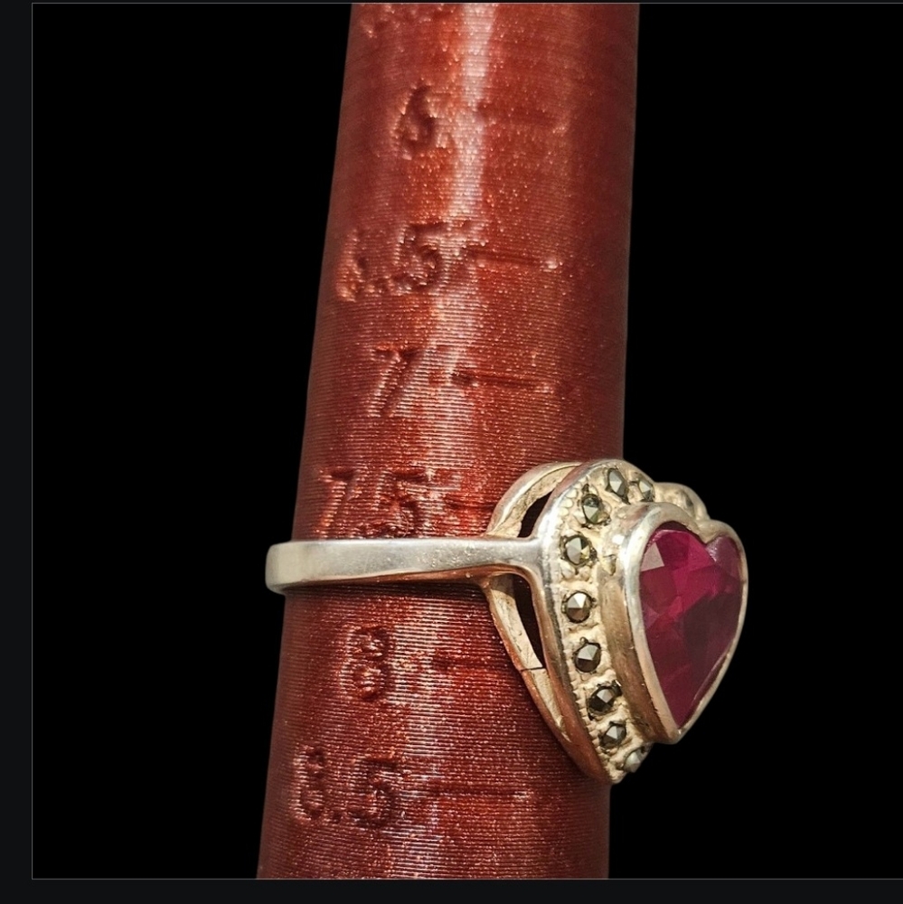 925 Pink Stone and Marcasite sterling silver Sz 7.5. Glows under UV Light!! - Picture 8 of 10